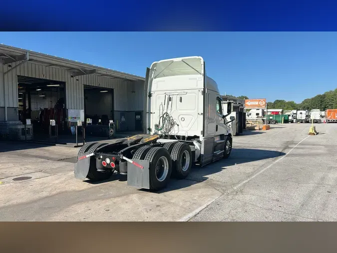2022 Freightliner Cascadia 126ec6a86b446d415c7d2984aa7c4defb9f
