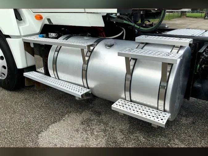 2019 INT LT625 6x4