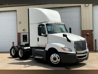 2021 INT LT625 6x4