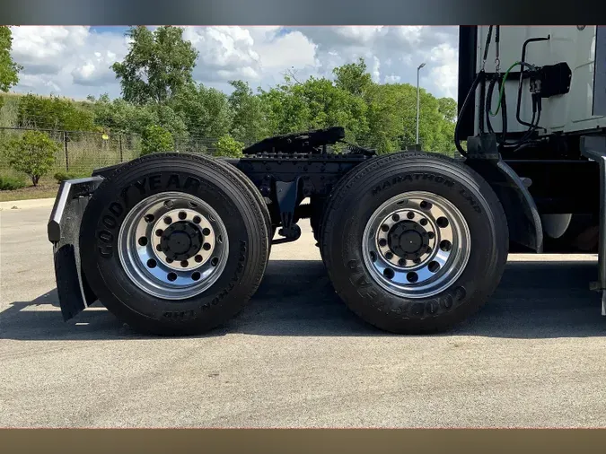 2022 INT LT625 6x4