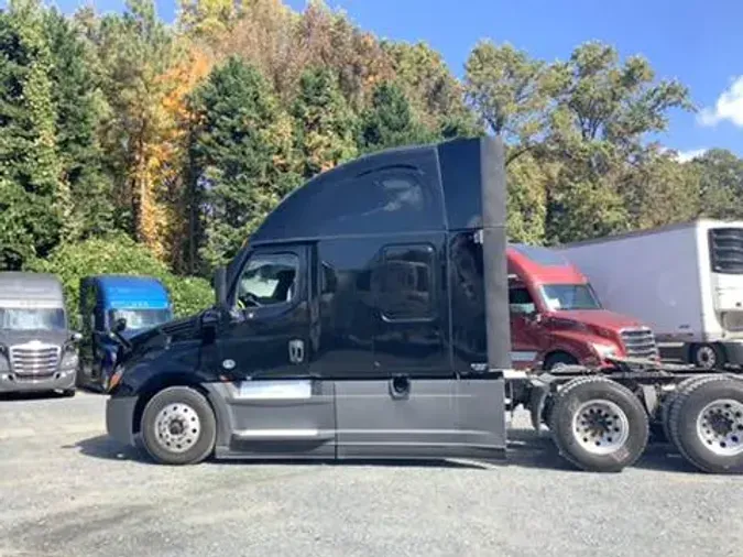 2022 Freightliner Cascadia