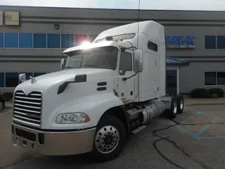 2015 MACK CXU613