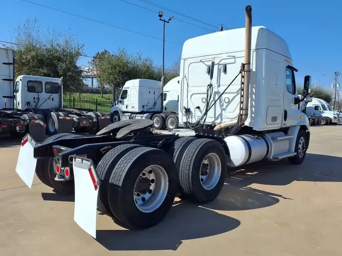 2020 FREIGHTLINER/MERCEDES CASCADIA 113" DAYCAB