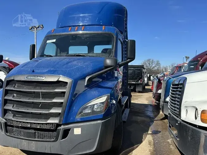 2020 FREIGHTLINER CASCADIA 116