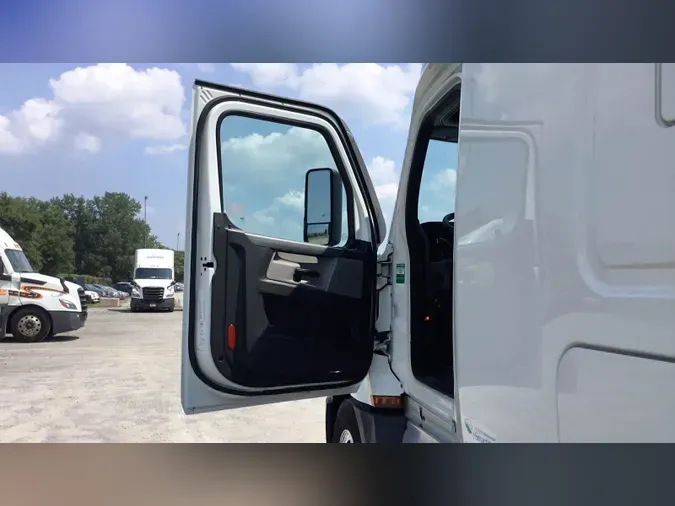 2022 Freightliner Cascadia 126