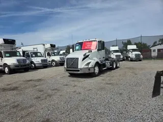 2019 VOLVO VNL64T-300