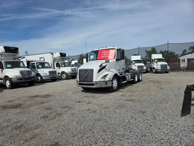 2019 VOLVO VNL64T-300ec747036cca82a2999032cc0b462b355