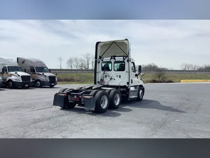 2019 Freightliner Cascadia 125