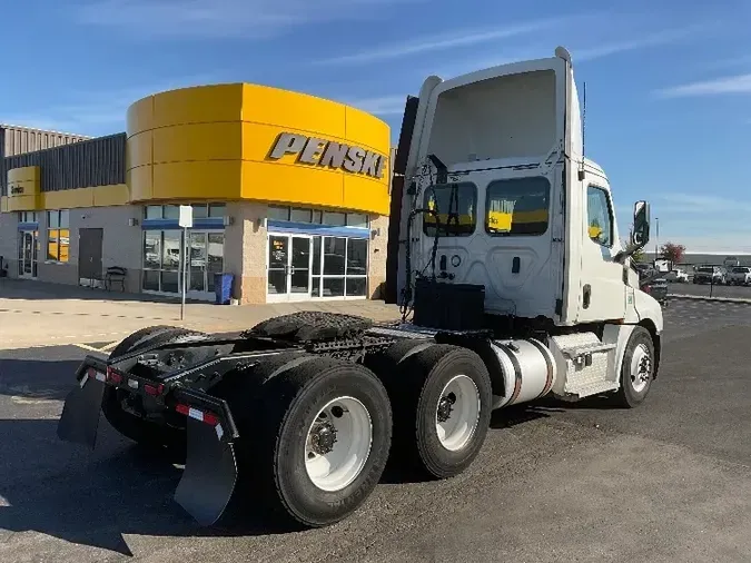 2019 Freightliner T12664ST