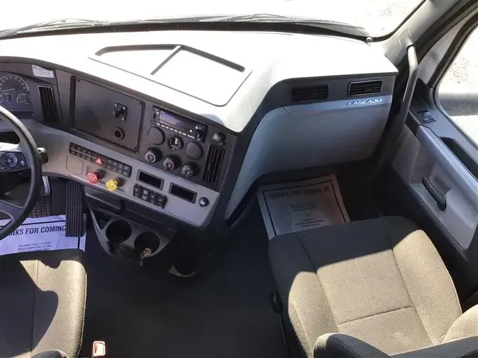 2022 FREIGHTLINER CA116