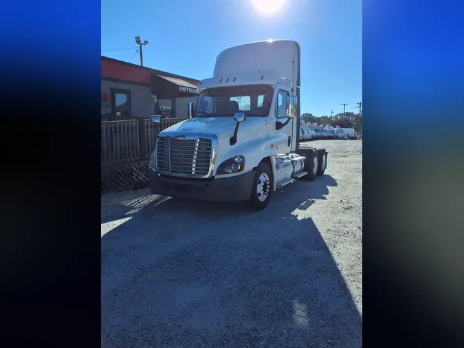 2020 FREIGHTLINER/MERCEDES CASCADIA 125ec79e6dd79f13d6dbb0e5cf53edc7d1c