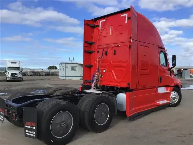 2022 FREIGHTLINER CA126