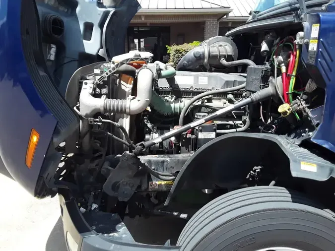 2019 VOLVO VNL64T 670