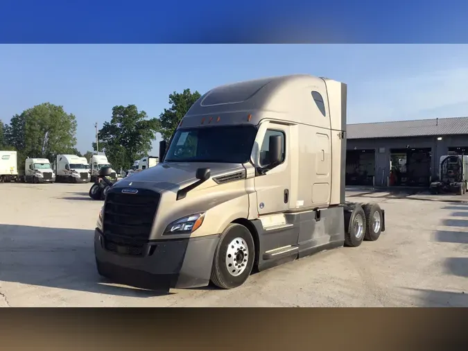 2021 Freightliner Cascadia 126