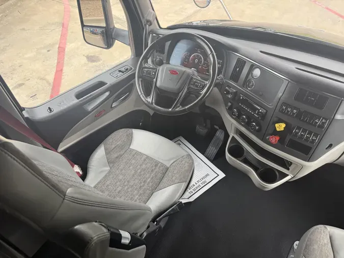 2022 Peterbilt 579ec827acf7b255a775a79636a2f6cbe2a