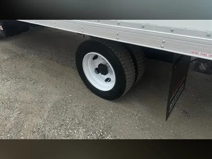 2019 HINO 195