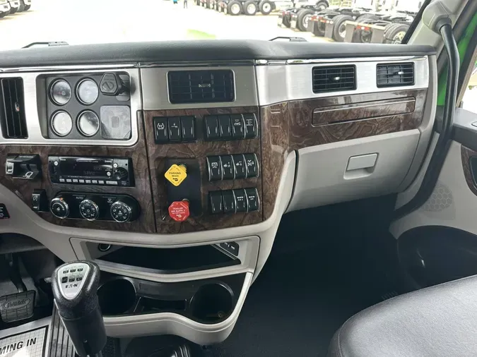 2025 Peterbilt 589ec85c5027783bfb51e7b9060744c4c5f