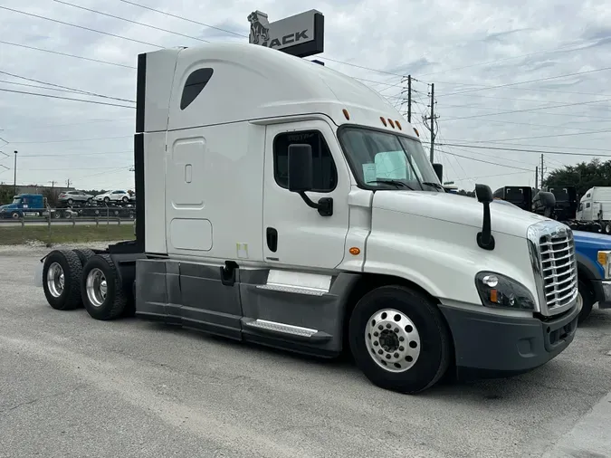 2019 Freightliner CASCADIA 125