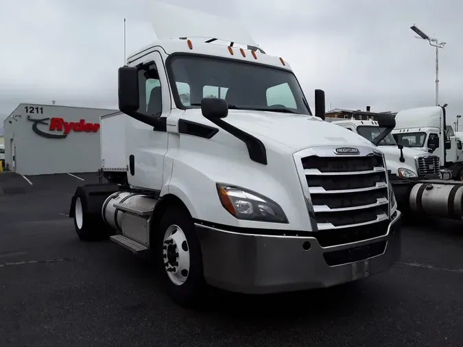 2019 FREIGHTLINER NEW CASCADIA 116