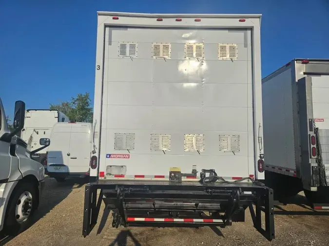 2018 FREIGHTLINER M2 106
