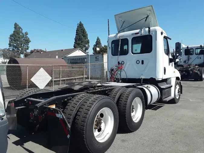 2018 FREIGHTLINER CASCADIA 125
