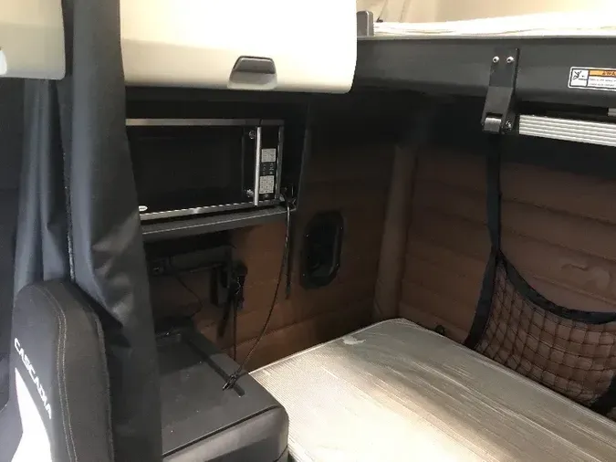 2019 Freightliner T12664ST