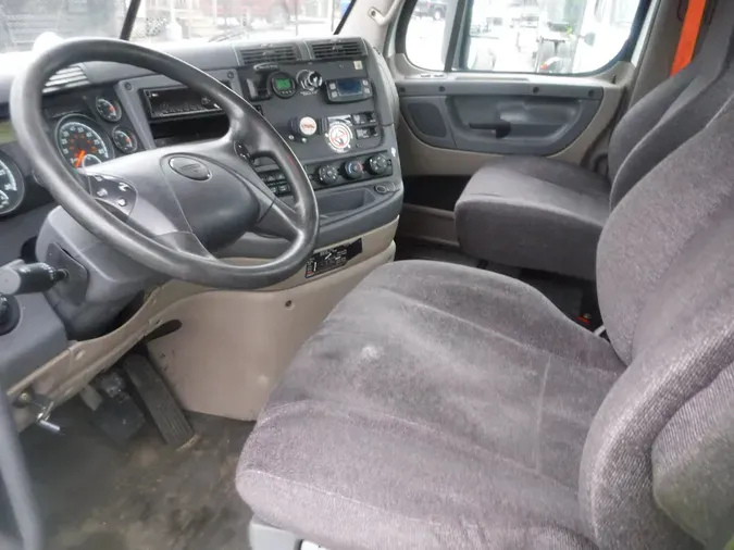 2019 FREIGHTLINER/MERCEDES CASCADIA 125