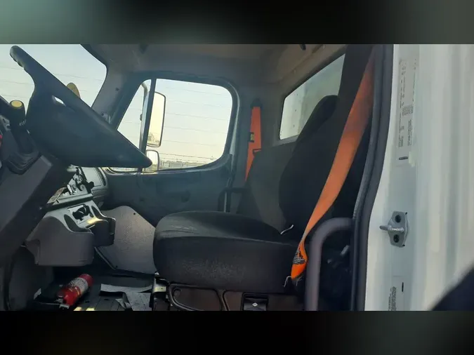 2019 FREIGHTLINER/MERCEDES M2 106