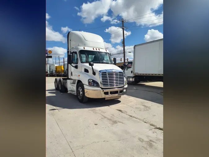 2018 FREIGHTLINER/MERCEDES CASCADIA 113