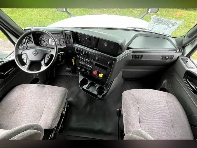 2022 INT LT625 6x4