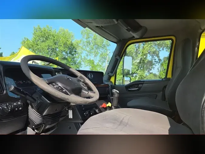 2018 INTERNATIONAL RH613