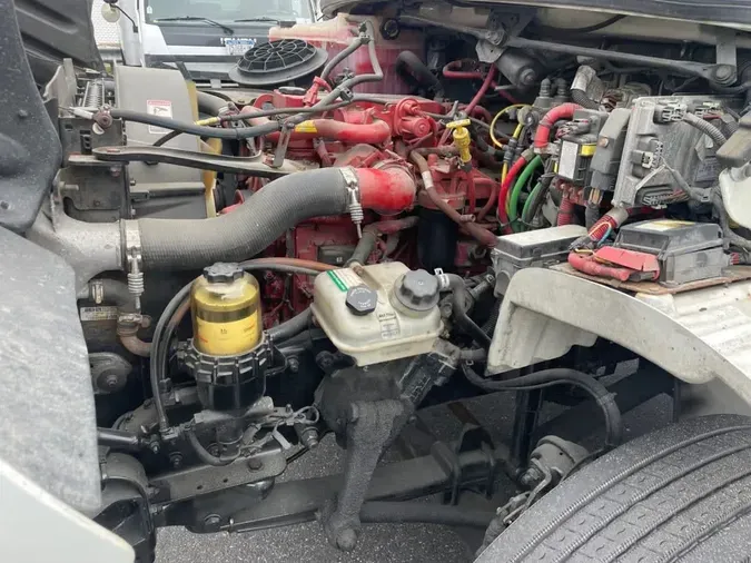 2018 FREIGHTLINER M2 106