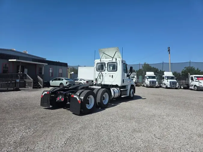 2018 FREIGHTLINER/MERCEDES CASCADIA 125eca5a42a24f7446459cb0dcad8eb9f12
