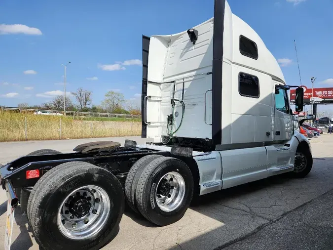 2022 VOLVO VNL64T860