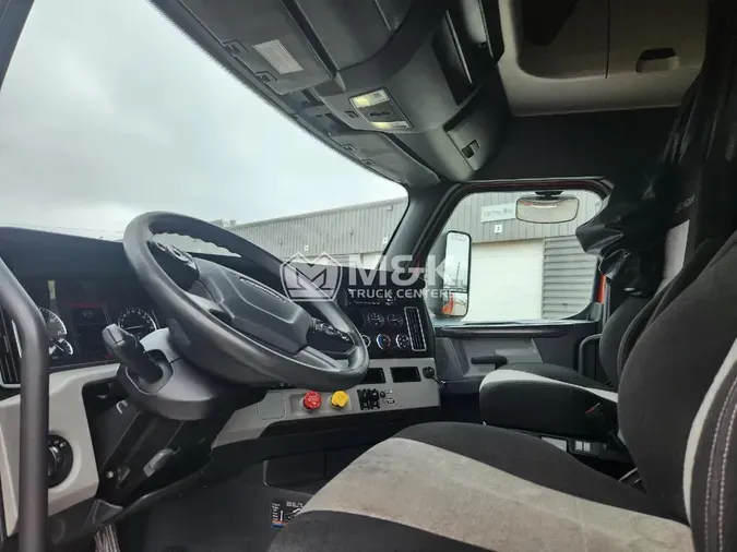 2020 FREIGHTLINER Cascadia 126