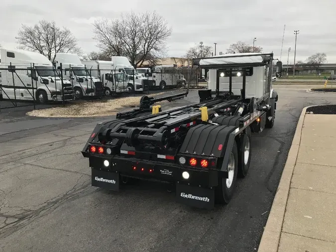 2026 MACK GR64B