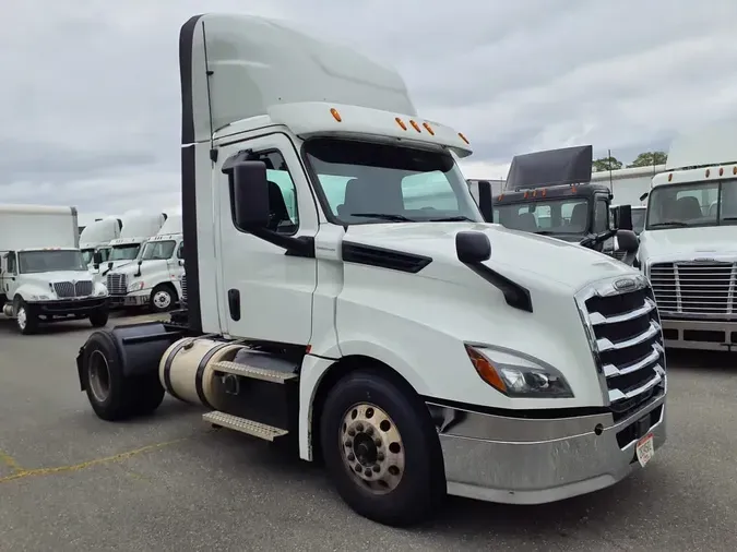 2019 FREIGHTLINER NEW CASCADIA 126