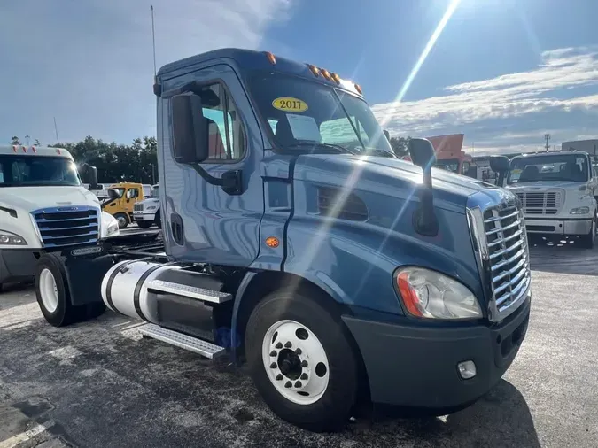 2017 FREIGHTLINER CASCADIA 113