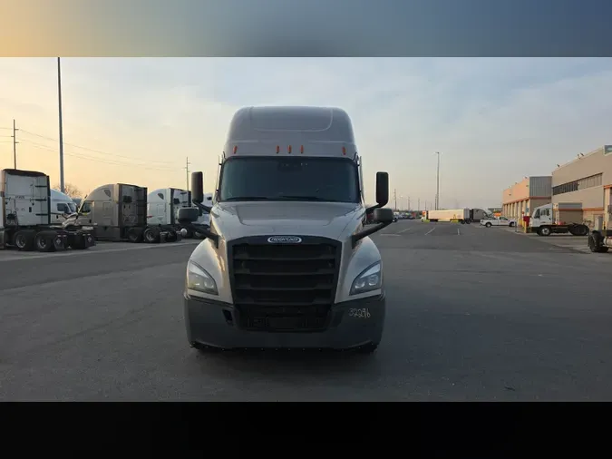 2024 Freightliner Cascadia 126