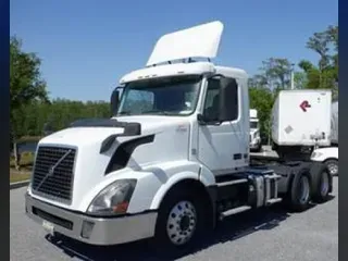 2014 VOLVO VNL64T300