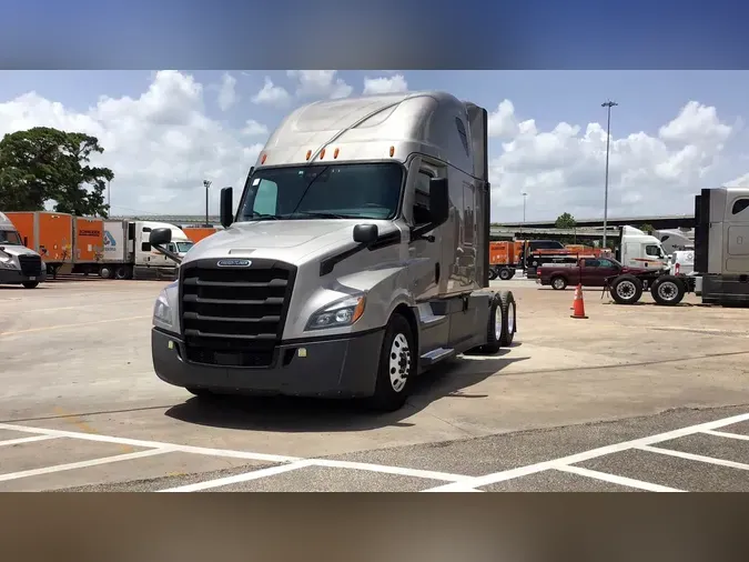 2021 Freightliner Cascadia 126