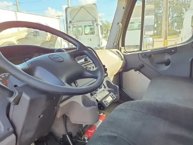 2019 FREIGHTLINER/MERCEDES M2 106