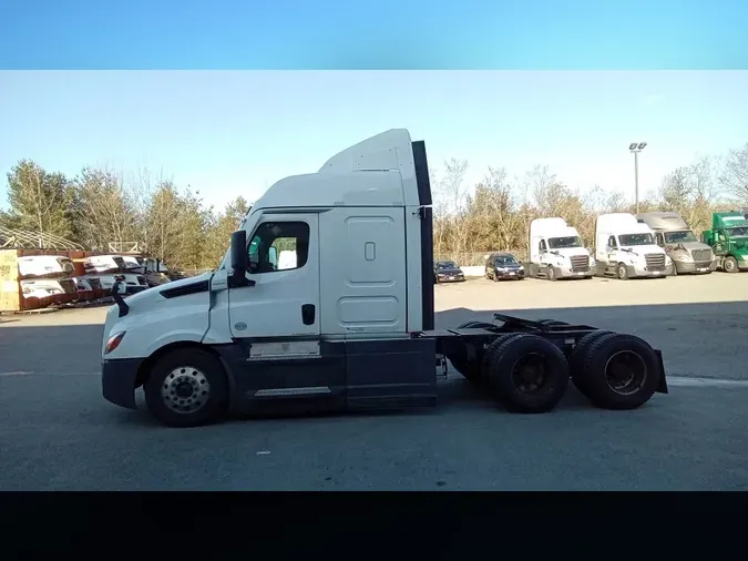2022 Freightliner Cascadia 126