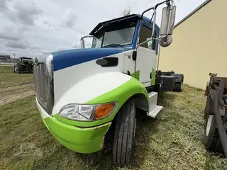 2005 PETERBILT 335