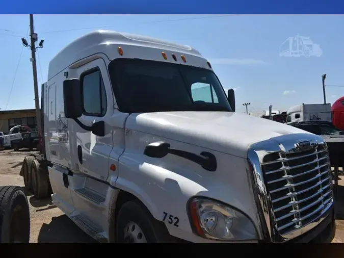 2013 FREIGHTLINER CASCADIA 125