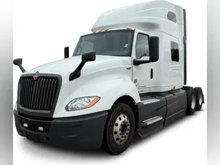 2022 International LT625