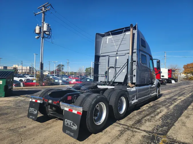 2022 VOLVO VNL64T860