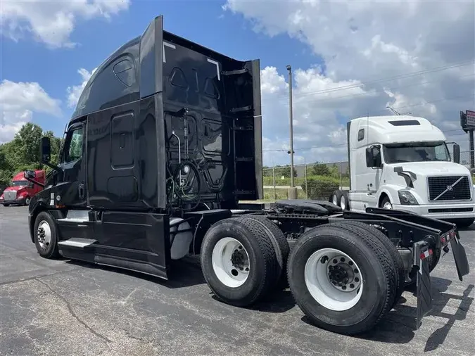 2022 FREIGHTLINER CA126