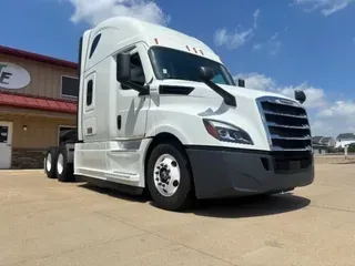 2020 Freightliner New Cascadia 126