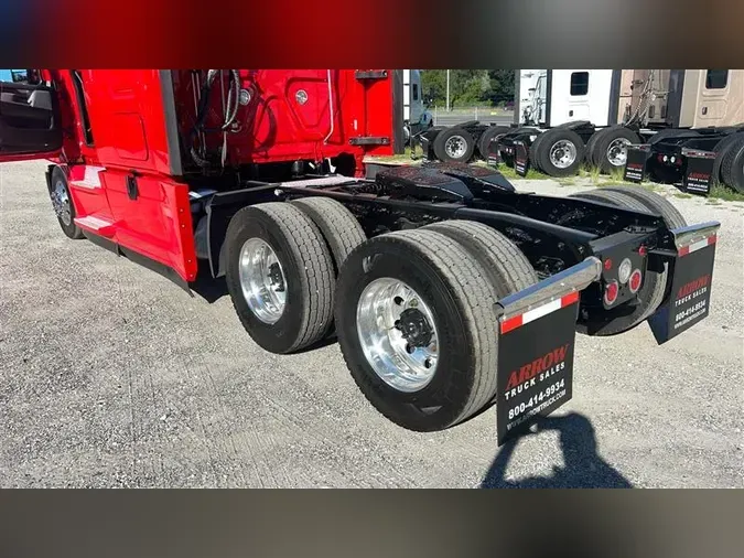 2022 FREIGHTLINER CA126